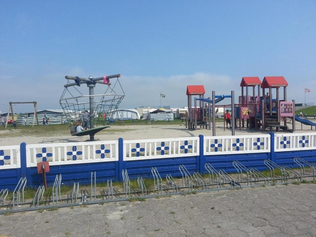 Lodge Camp Harlesiel Direkt Am Wattenmeer 비트문드 외부 사진